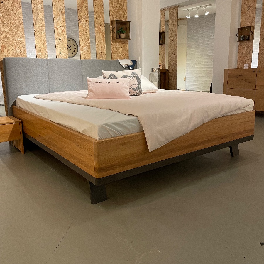 Alternative view of Bett Salento von Ahorn - Verkauft!